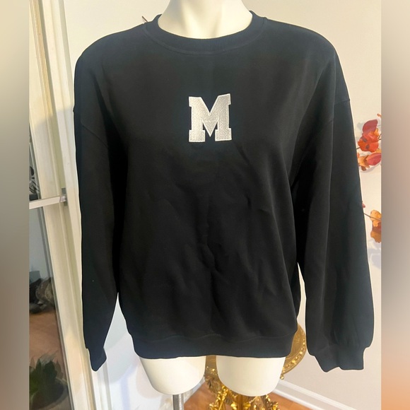 Brand new Minimalism Oversized Sweatshirt - Picture 2 of 4